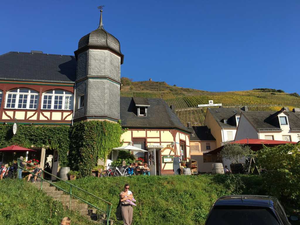 Alter Bahnhof in Zell (Mosel) - Moselurlaub in Ferienhaus Moselpromenade in Balduinstraße 53, 56856 Zell (Mosel)